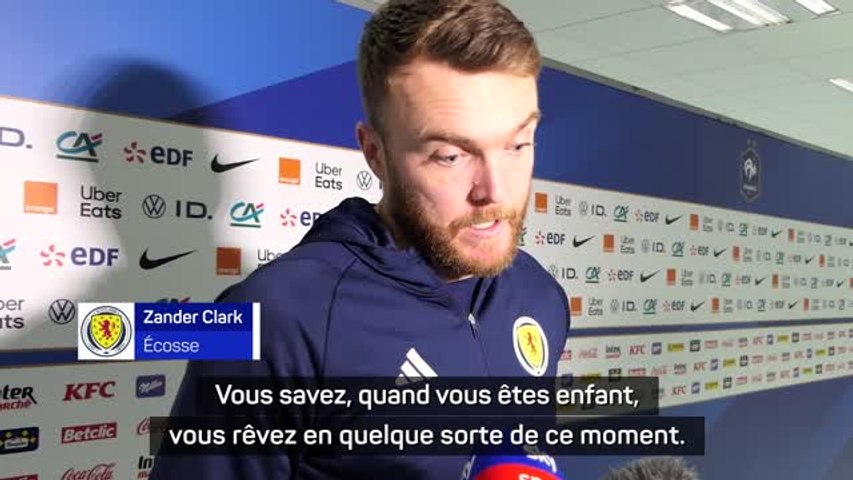 Zander Clark : 