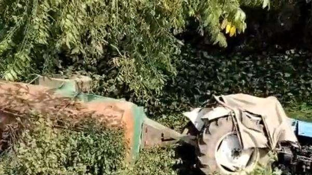 सतना: तेज रफ्तार ट्रैक्टर अनियंत्रित होकर पलटा,ड्राइवर की हुई दर्दनाक मौत