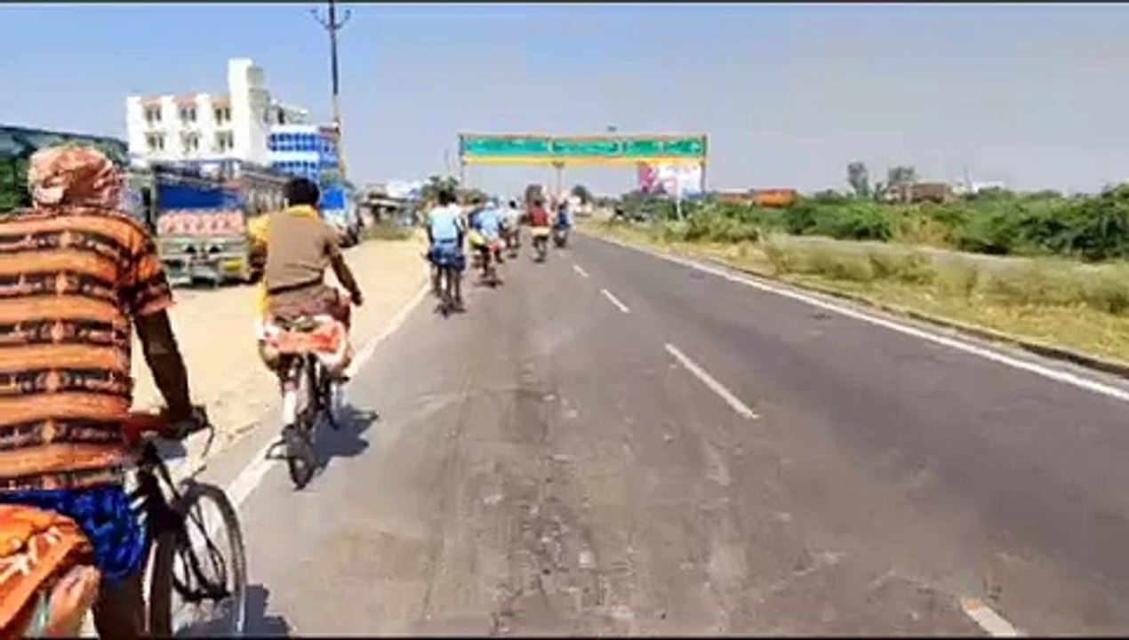 1900 किलोमीटर साइकिल चलाकर मां वैष्णो देवी के दर्शन कर लौटे ये युवा