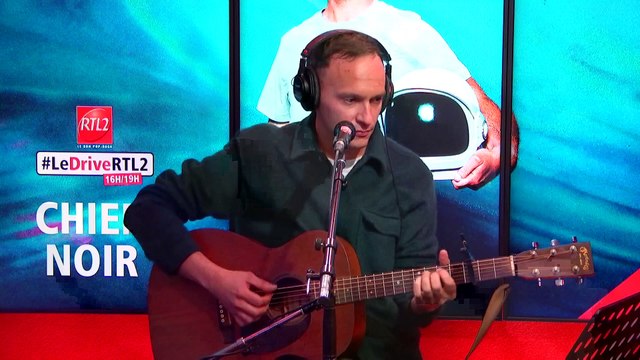 LIVE - Chien Noir interprète Quand tu danses dans #LeDriveRTL2 (17/10/23)