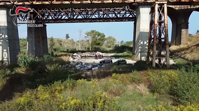Gioia Tauro: sequestrate due aree comunali adibite a discarica abusiva. Anche amianto tra i rifiuti pericolosi