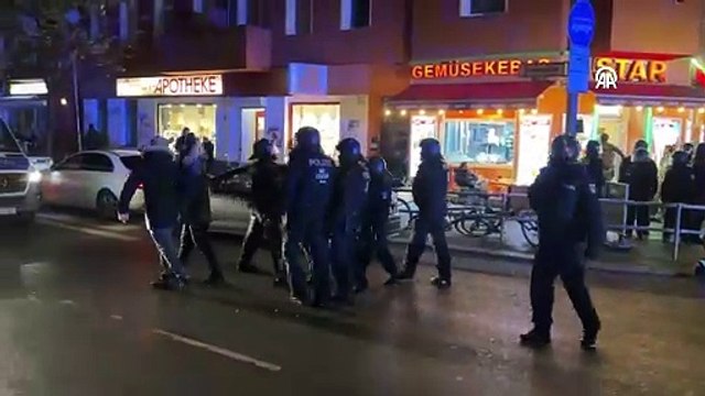 Berlin'de Gazze'deki hastane katliamını protesto eden gruba polis müdahalesi!