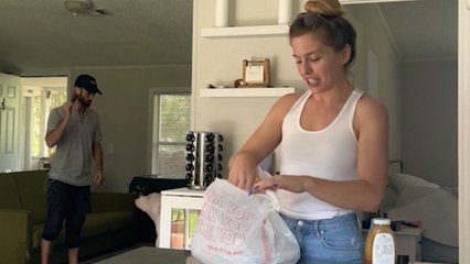 Sister Opens Takeout Bag But Discovers Pregnancy Announcement Instead | Happily TV