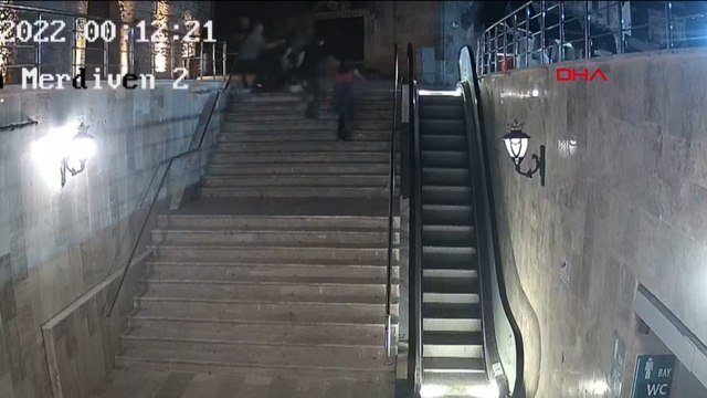 Kafe sahibinin bıçaklandığı kavga kamerada