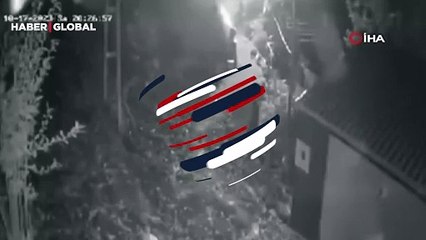 Yer: Kastamonu... Köy merkezine inen ayıları torpil atarak kaçırdılar