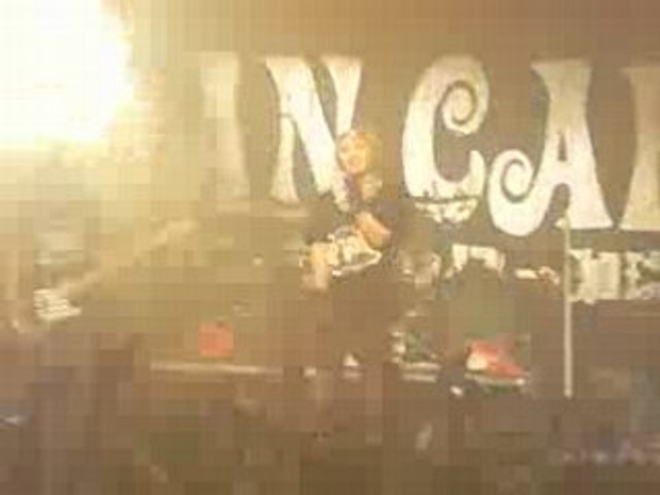 Miku parle en anglais Concert An Cafe Paris 24 03 2008