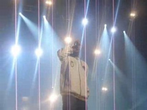 SiNiK AU ZENiTH DE PARiS LE 28 MARS