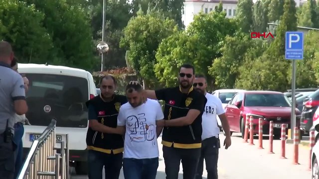 Sevgilisini boğmaya çalıştı, yardım etmek isteyen kişiyi öldürüp hiç tanımadığı 3 kişiyi yaraladı
