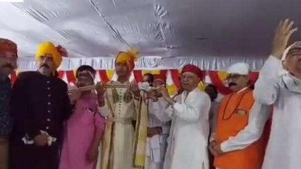 पन्ना: छत्रसाल के वंशज को भेंट की गई दिव्य तलवार, देखें वीडियो