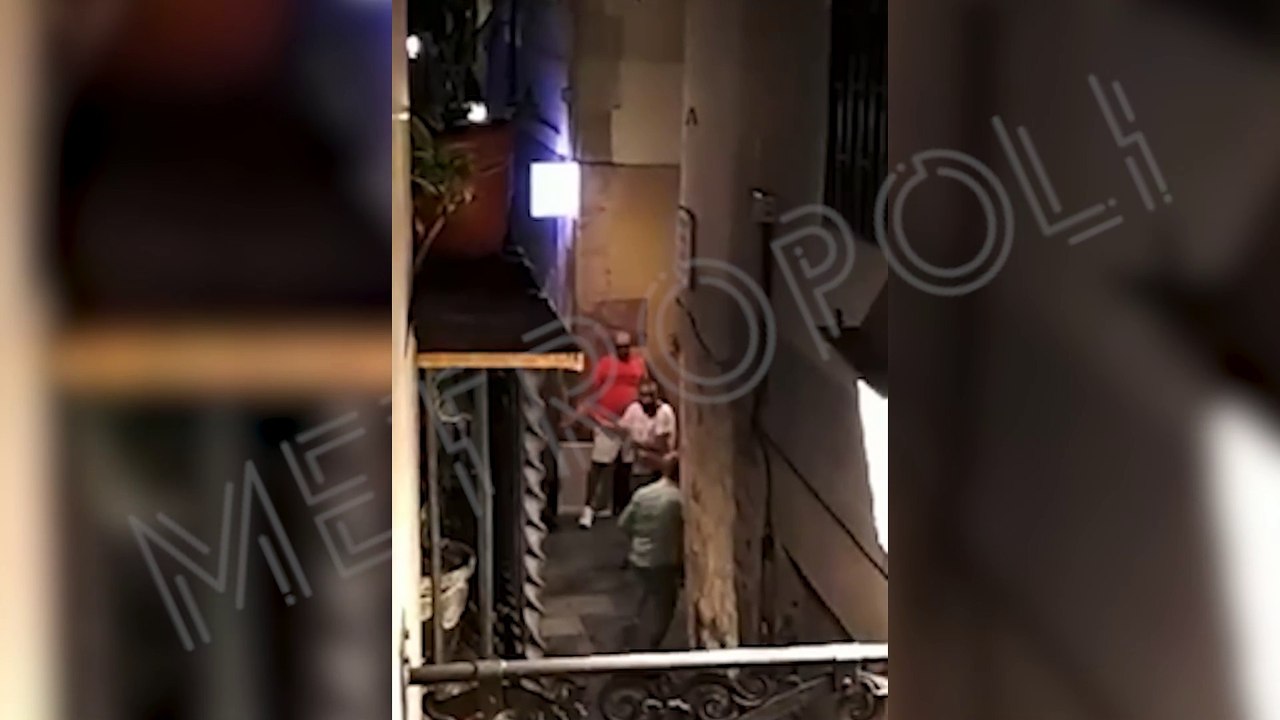 Pelea entre camellos en el Gòtic