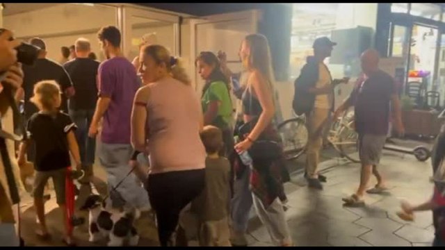 Israele, l'allarme interrompe una veglia di preghiera a Tel Aviv