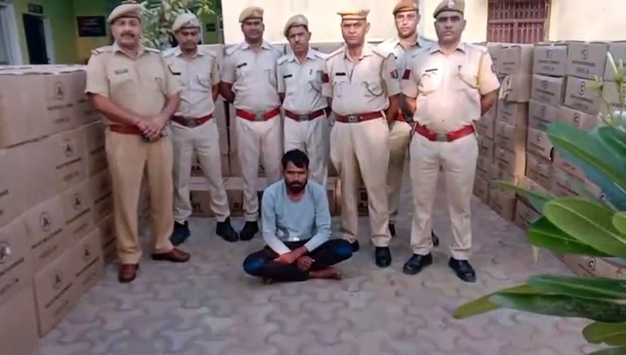 अपराध : 21 क्रेडिट-डेबिट कार्ड सहित पचास लाख की...