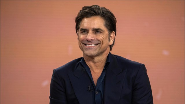 VOICI : John Stamos abusé sexuellement : l'acteur de La fête à la maison sort du silence pour la première fois