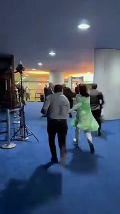 Em confusão no Congresso, homem foge após celular acertar cabeça de senadora Soraya Thronicke