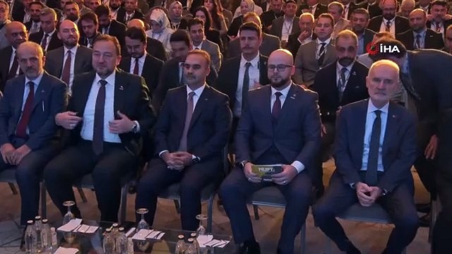 Bakan Kacır: İsrail bir kez daha insanlık ve savaş suçu işledi