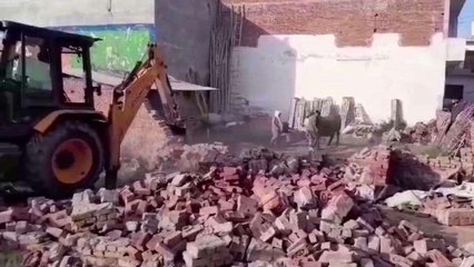 फर्रुखाबाद: अवैध प्लाटिंग पर गरजा बुलडोजर, मचा हड़कंप