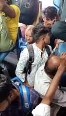 त्योहारों से पहले ट्रेनों का ये हाल...देखें वीडियो