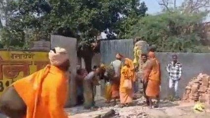 मथुरा: जमीन पर कब्जा करने को लेकर चले लाठी-डंडे, कई घायल