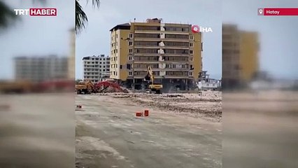 9 katlı bina halatla çekilerek yıkıldı: O anlar kamerada