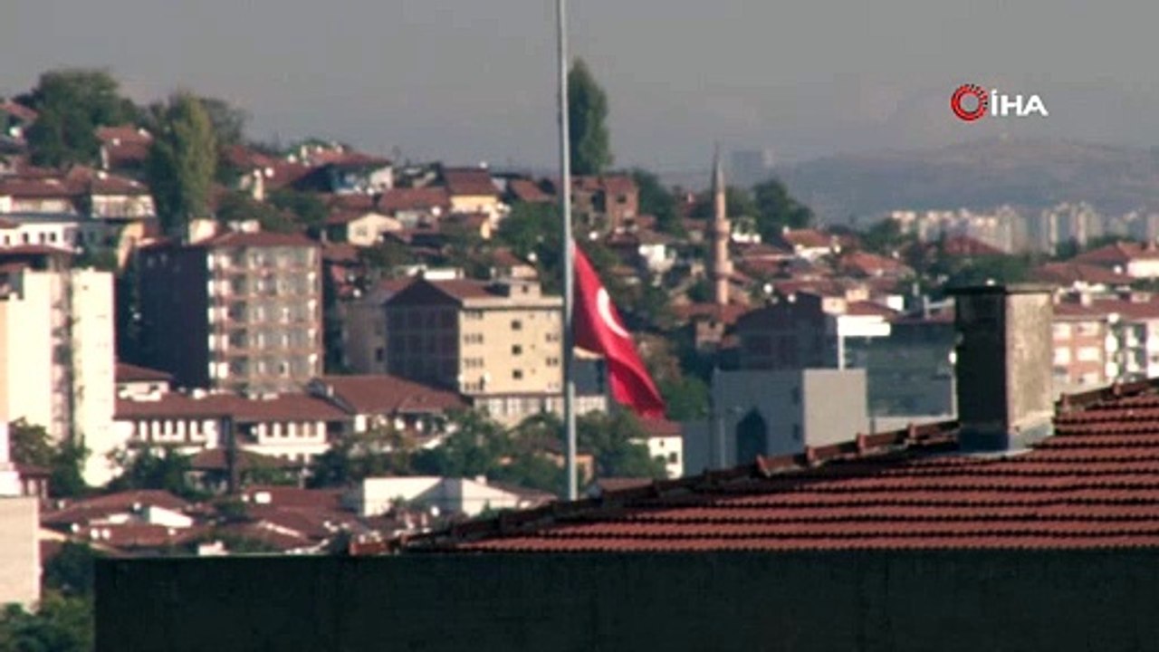Ankara’da bayraklar yarıya indi