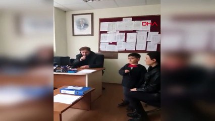 Un garçon de 6 ans a remis à la police le chien qu'il a trouvé dans le parc