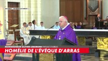 Obsèques de Dominique Bernard : la sortie du cercueil de la cathédrale d'Arras