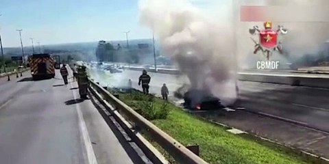 Pane provoca incêndio em BMW e deixa veículo destruído