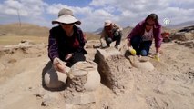 Van'daki Urartu kalelerindeki kazılarla 2 bin 700 yıllık geçmişin izleri sürülüyor