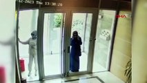 3 femmes portant des lunettes et des chapeaux à voler à Başakşehir ont été filmées par une caméra de sécurité