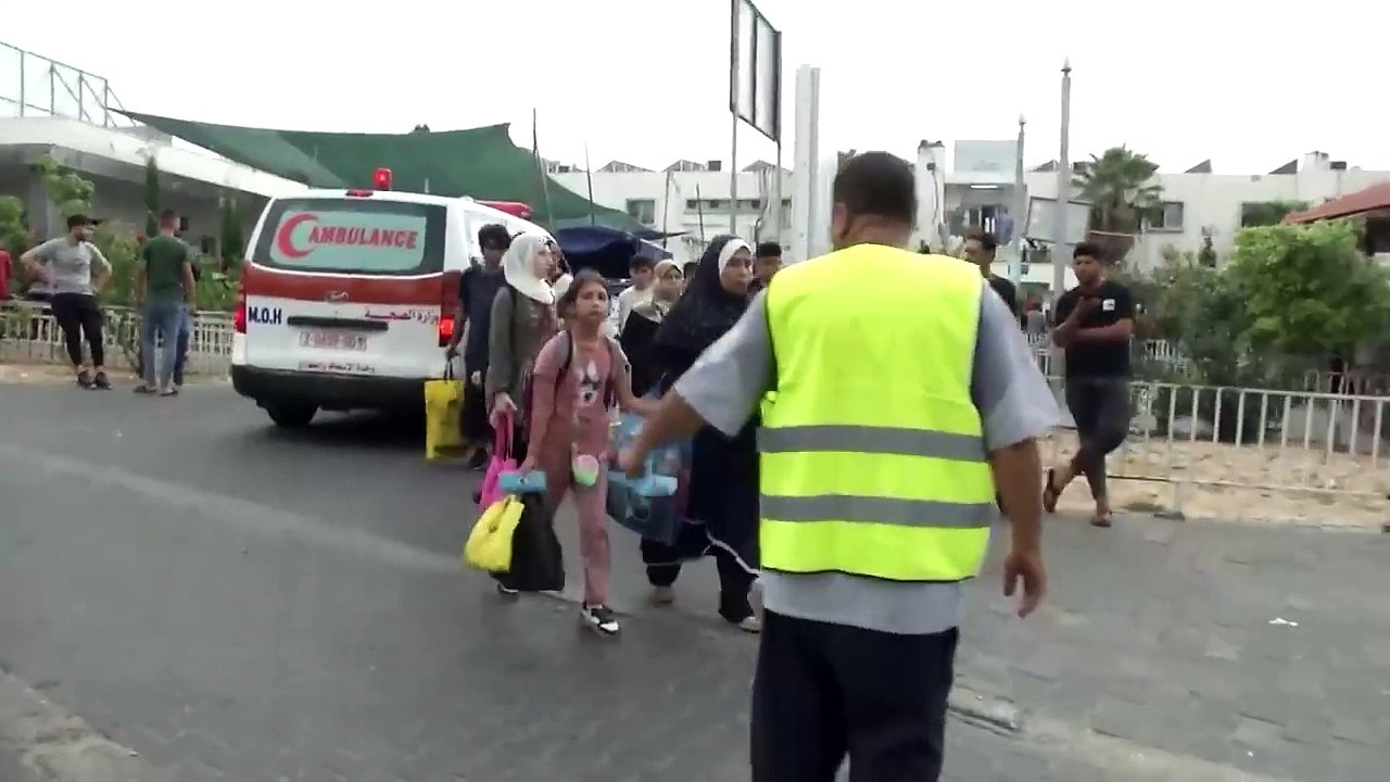 Gaza neighborhood Rimal leveled by Israel airstrikes _ Latest war news
