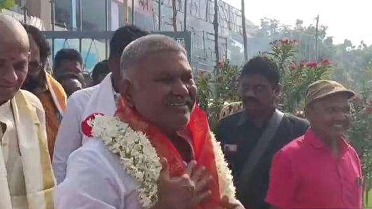 అనంతపురం జిల్లా: ఆలయ చైర్మన్ గా మురళి ప్రసాద్ రెడ్డి ప్రమాణస్వీకారం
