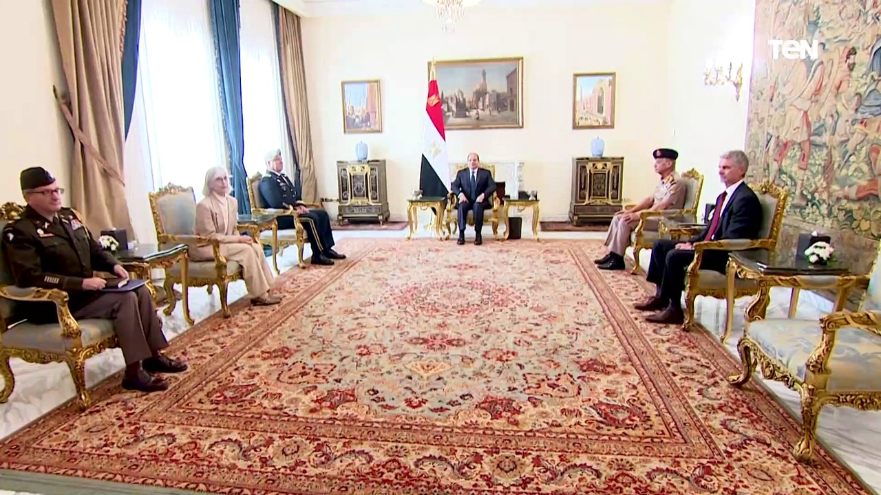 الرئيس السيسى يستقبل قائد القيادة المركزية الأم...