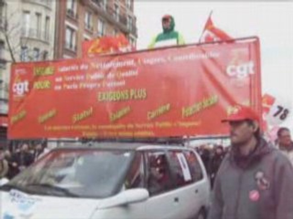 MANIFESTATION POUR LES RETRAITES
