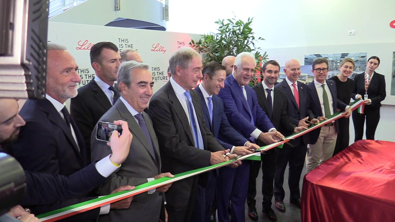 Eli Lilly investe ancora in Italia, 750 milioni entro il 2025 - Video ...