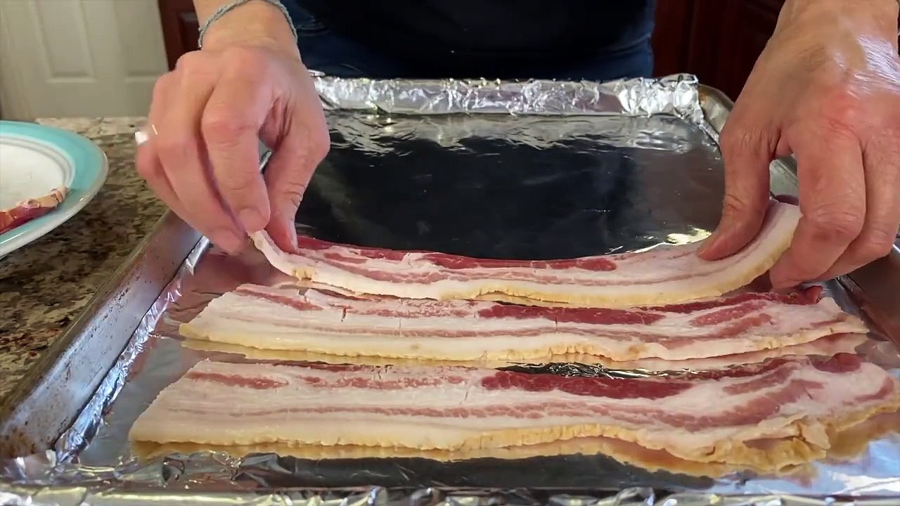 Why You Should Cook Bacon In The Oven (1)