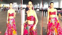 Urfi Javed ऐसी रंग-बिरंगी Dress में पहुंची Airport, Paps को क्यों किया चप्पल Gift करने का Promise?