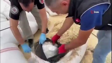 Adana'da Kamyonetten Gizlenmiş Esrar Ele Geçirildi