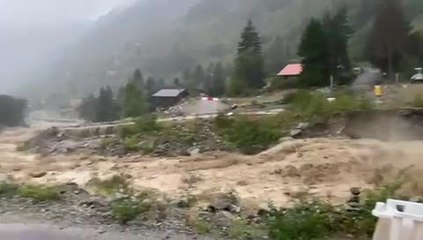 Alerte rouge: le pont de Maïssa à Saint-Martin-Vesubie a cédé