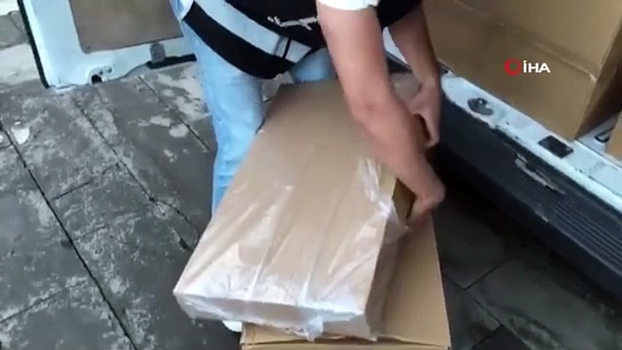 1 million 620 mille cigarettes et 2 millions 440 mille macarons ont été saisis lors de l'opération de contrebande à Adana