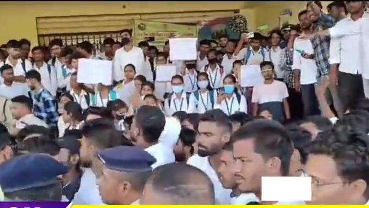 दरभंगा: कॉलेज ऑफ इंजीनियरिंग में छात्रों का हंगामा, प्रिंसिपल को 5 घंटे तक बनाया बंधक