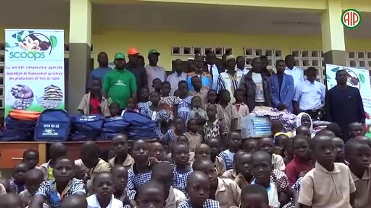 Région- Sinématiali / une caravane de don de kits scolaires sillonne des écoles primaires du département de Sinematiali