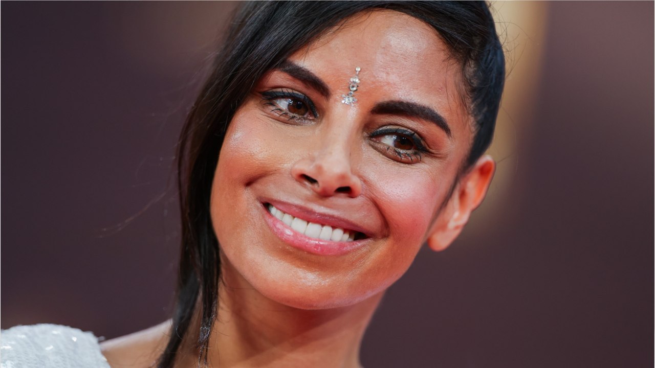 Kriminelle fälschen pikantes Video von Collien Ulmen-Fernandes - Vidéo ...