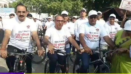 झुंझुनूं: निर्वाचन अधिकारी और एसपी ने शहर में क्‍यो चलाई साइकिल, देखिए खबर