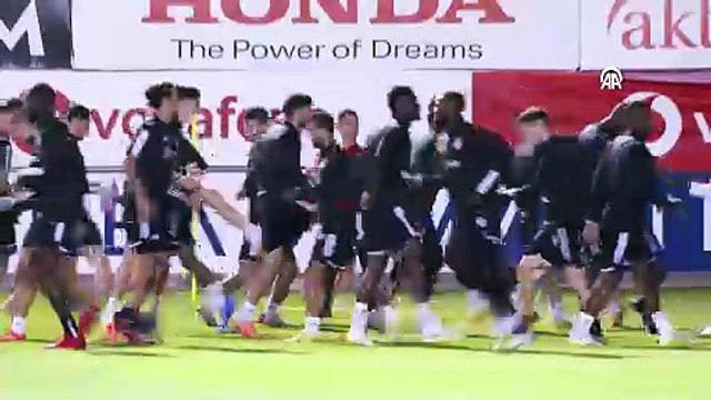 Burak Yılmaz, Şenol Güneş'i arayıp derbi tavsiyesi istedi! Duyduklarından sonra kendi bildiğini okuyacak