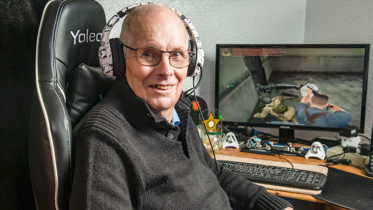Meet the 81-Year-Old GAMER That Has Been Gaming Since the 70s