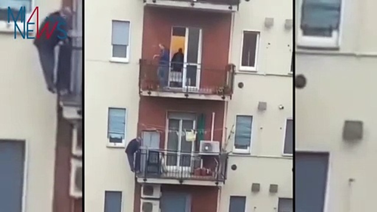 Sesto San Giovanni, carabinieri salvano anziano...