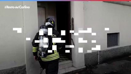 Télécharger la video: Incendio in via Donato Creti, il video dei soccorsi dei vigili del fuoco