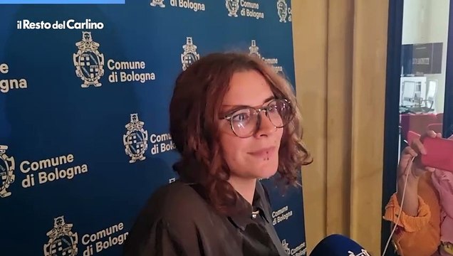 Bologna, gli studenti entrano in consiglio comunale