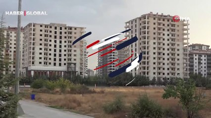 Ağır hasarlı iki blok 300 kilo patlayıcı kullanılarak böyle yıkıldı