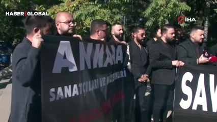 Ankaralı müzisyenler İsrail Büyükelçiliği’ne siyah çelenk bıraktı: Artık Müslümanlık kendine gelsin